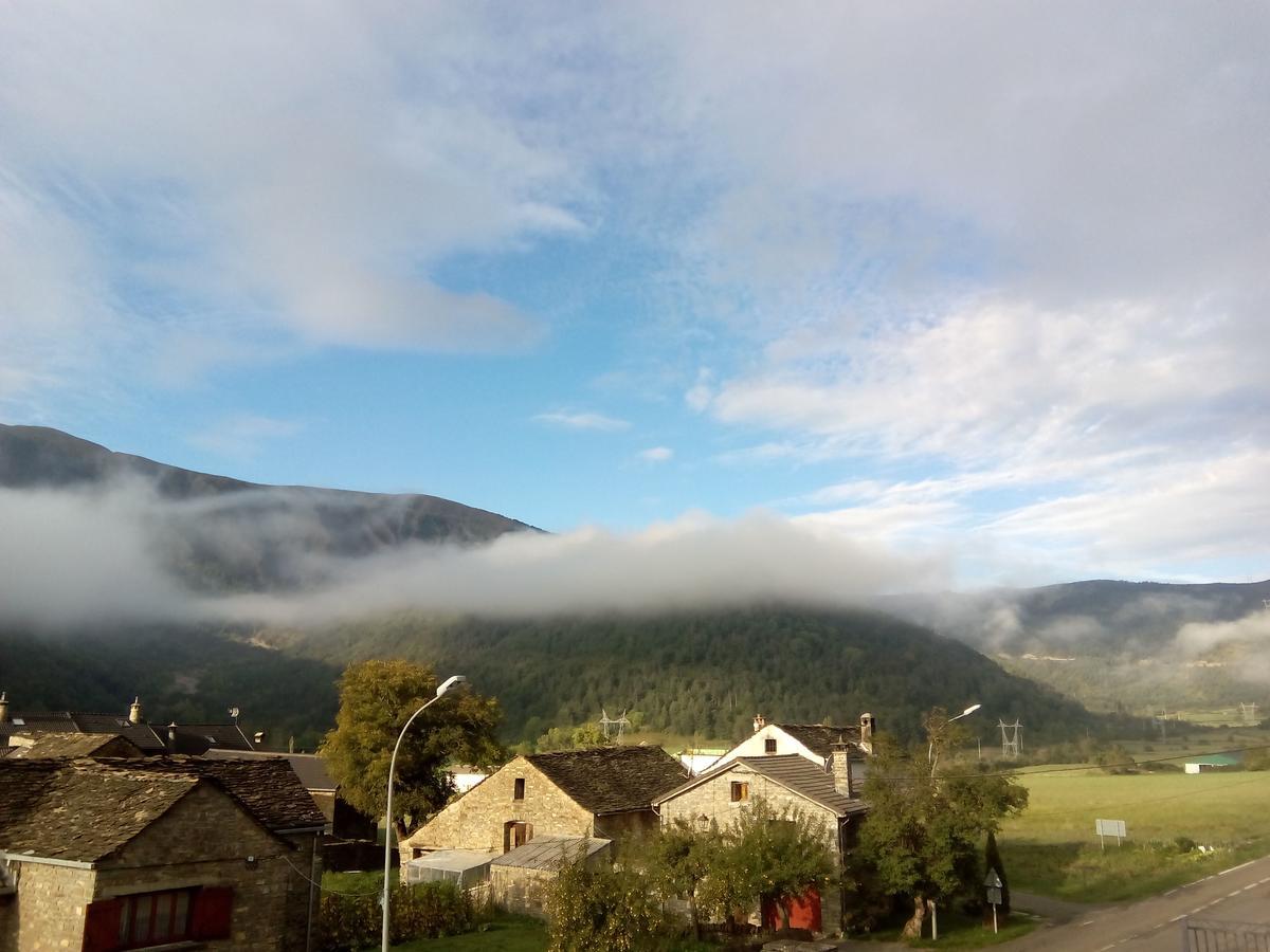 Albergue El Ultimo Bucardo Linás de Broto Dış mekan fotoğraf